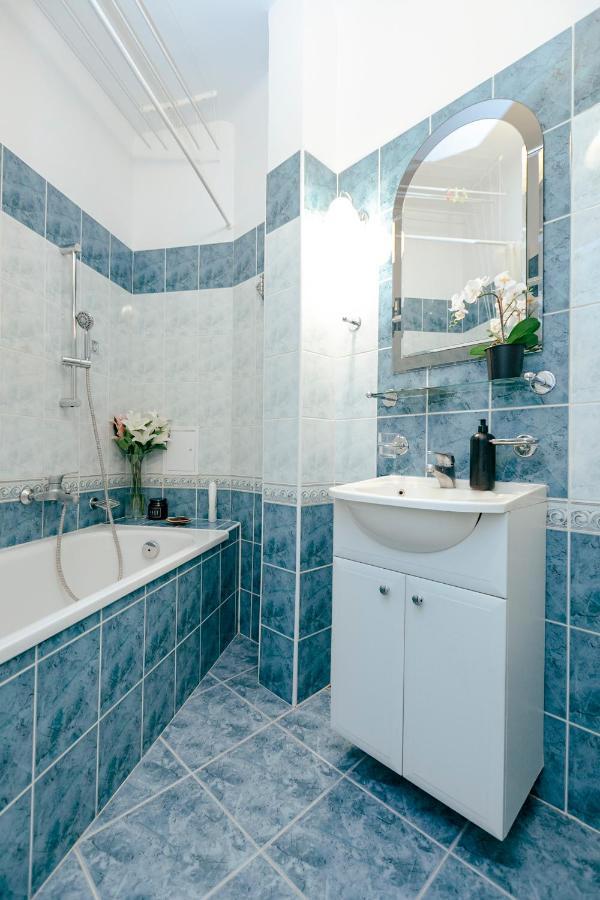 Wilcza 3 Blue - 260 Metrow Od Ambasady Usa - Better Rental Warszawa Eksteriør billede